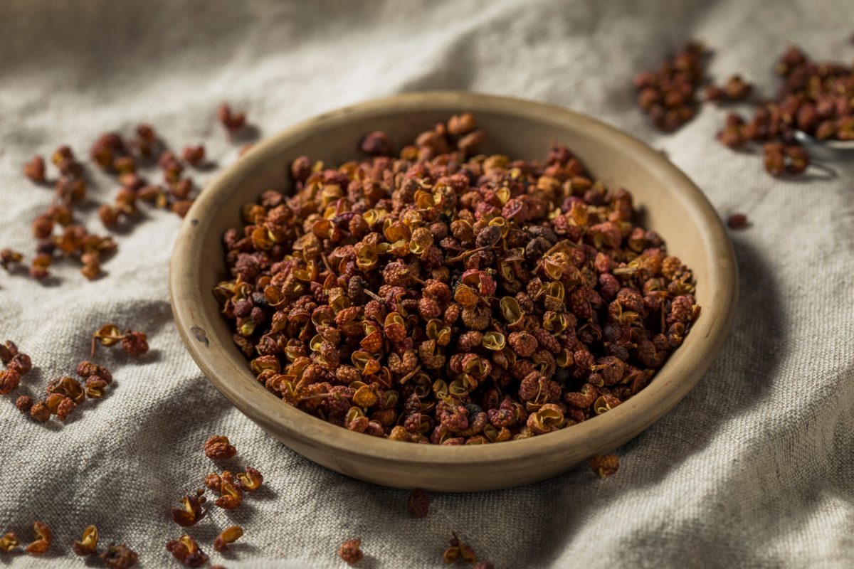 Raw,Organic,Dry,Szechuan,Peppercorns,In,A,Bowl